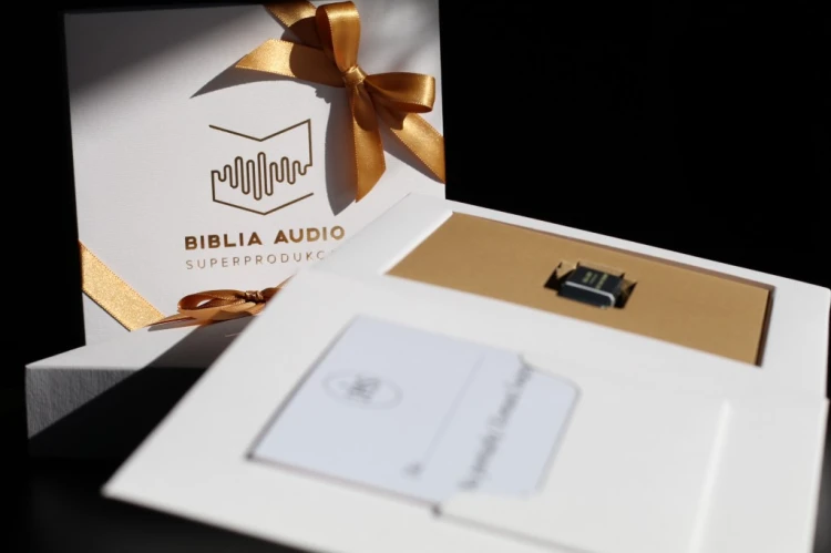 Biblia audio. Stary i Nowy Testament. Pendrive (wydanie prezentowe)